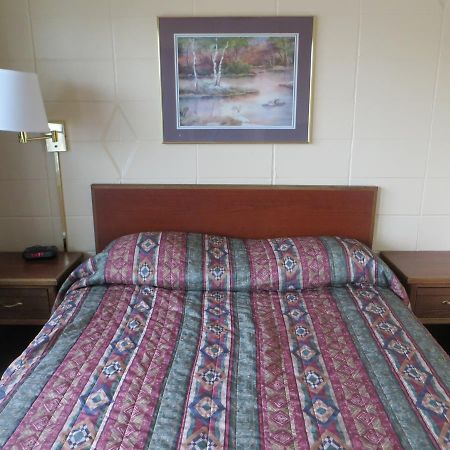Deluxe Inn/Extended Stay - Council Bluffs Carter Lake Екстериор снимка