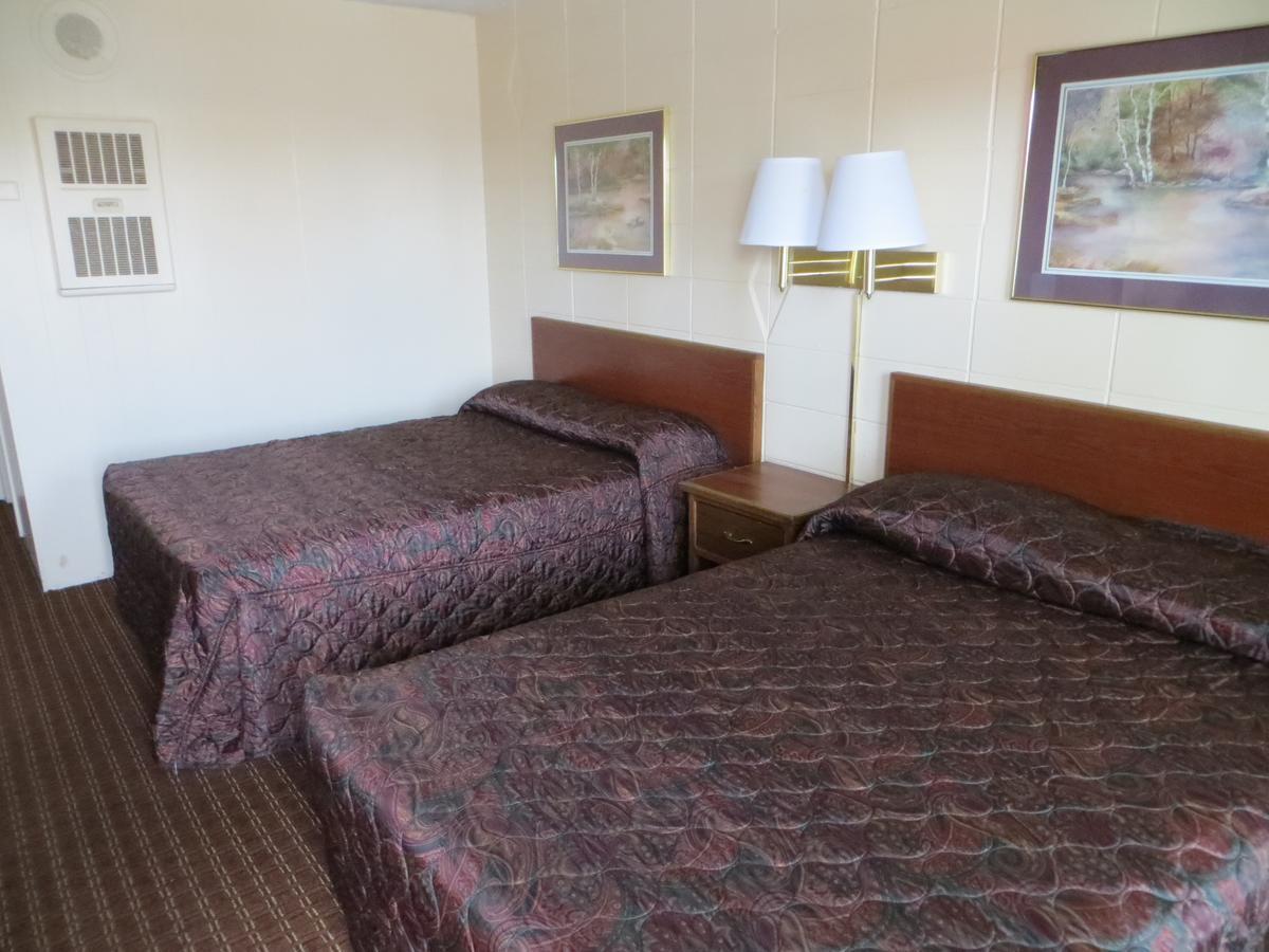 Deluxe Inn/Extended Stay - Council Bluffs Carter Lake Екстериор снимка