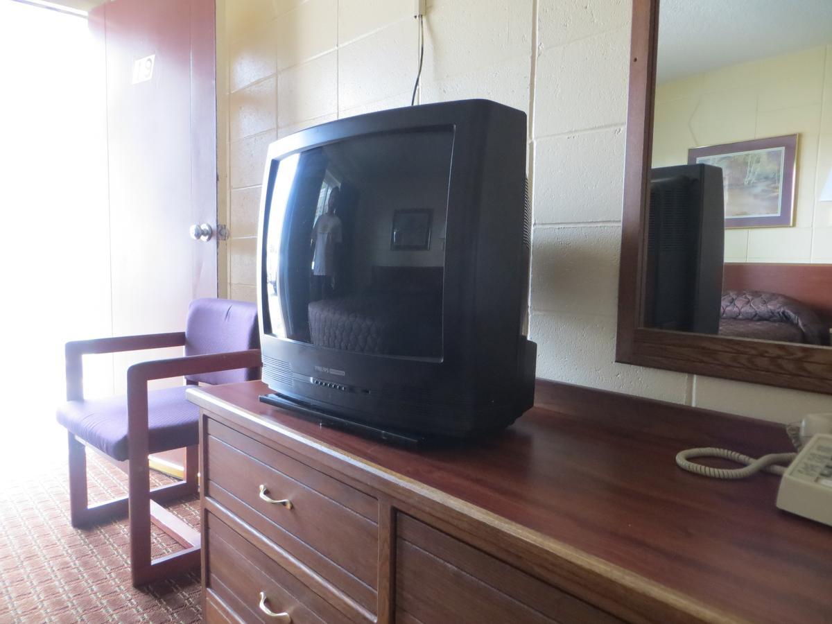 Deluxe Inn/Extended Stay - Council Bluffs Carter Lake Екстериор снимка