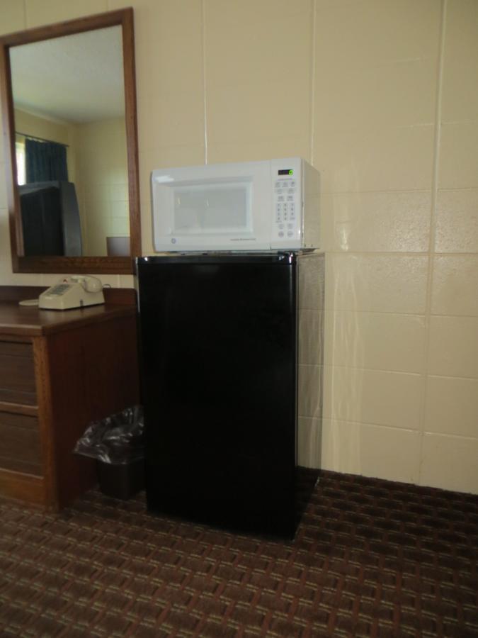 Deluxe Inn/Extended Stay - Council Bluffs Carter Lake Екстериор снимка