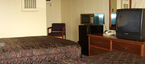 Deluxe Inn/Extended Stay - Council Bluffs Carter Lake Екстериор снимка